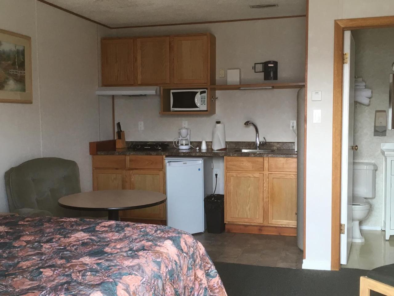 Winkys Motel Estevan Ngoại thất bức ảnh